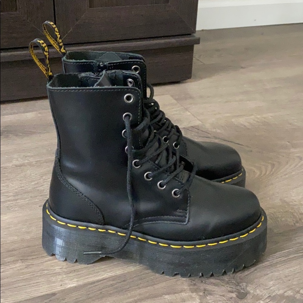 Dr. Martens Jadon 8 Eye Platform Boot Black Size 6